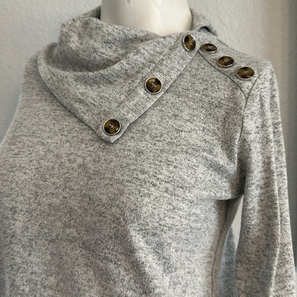 89th + Madison Gray Soft Light Weight Sweater - Picture 4 of 10